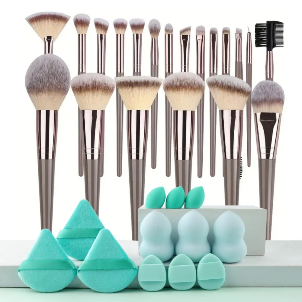 Soft Makeup Brush Set – Multiple Pieces